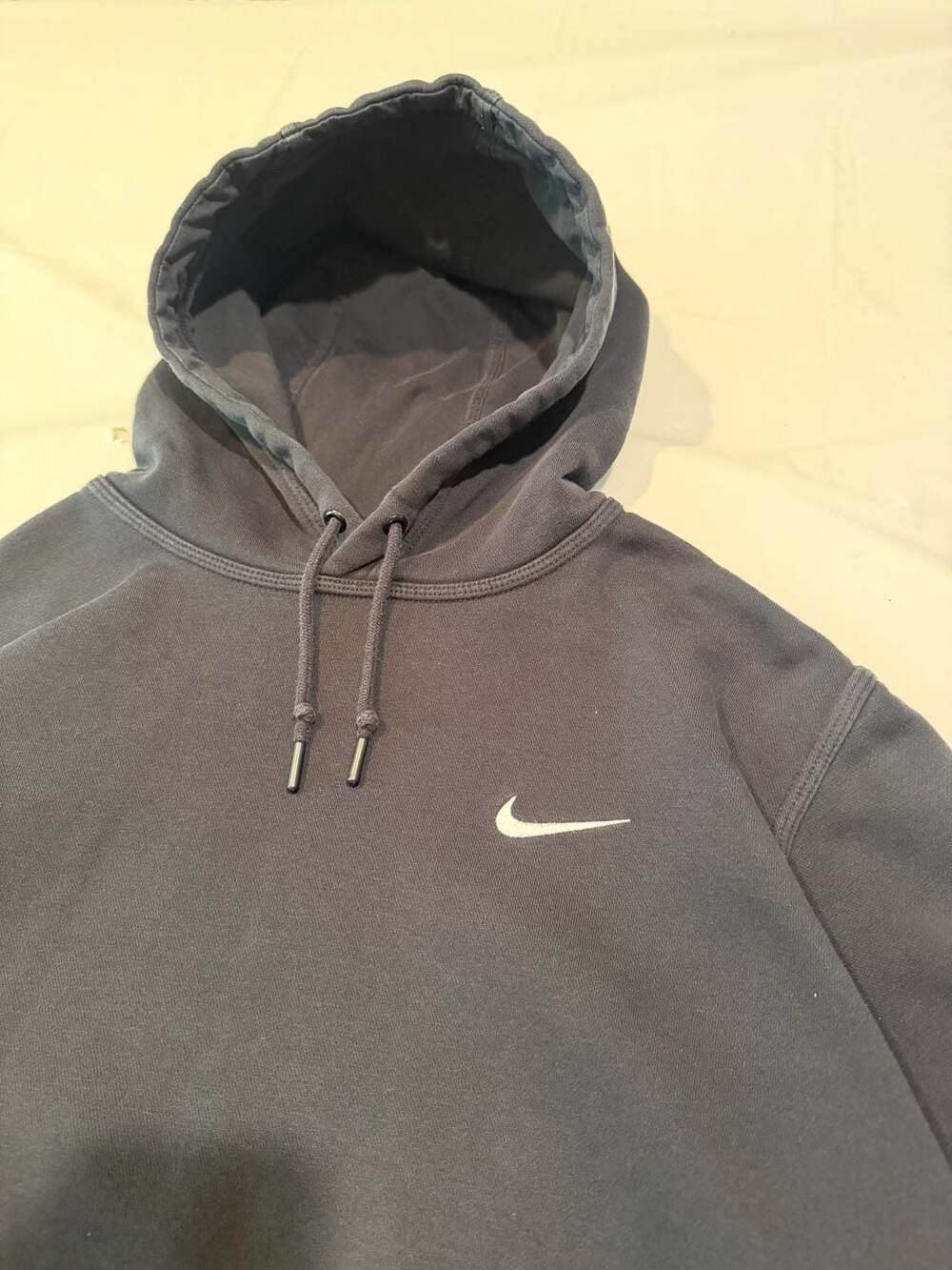 Nike Small Swoosh Embroidered Pullover Hoodie in Faded Black Size large men’s